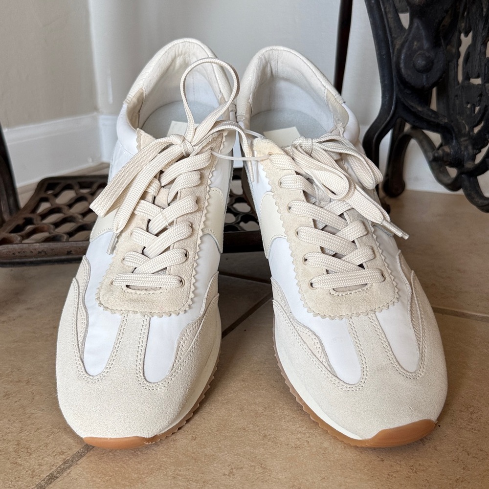 Dolce Vita New Women’s White and Ivory Sneakers Size 14 New